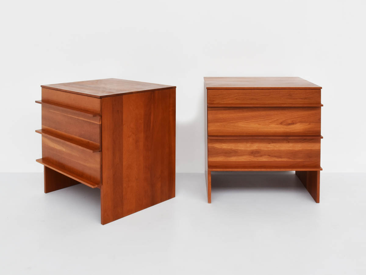 Minimalist architectural bedside tables in solid Cherry wood mod. Spigolino