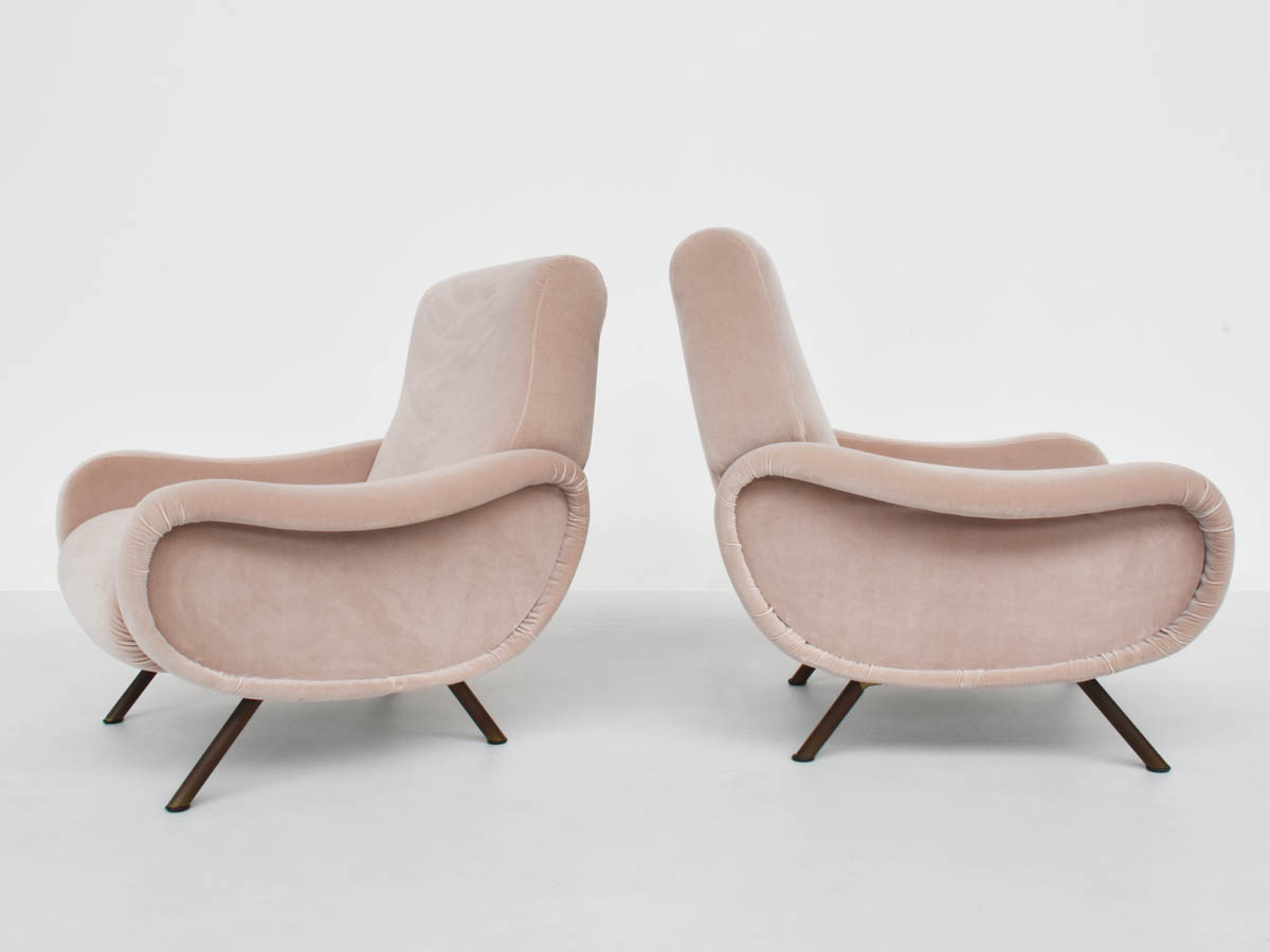 Deux fauteuils mod. Dame en rose pâle, première édition